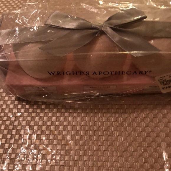 New York and Company three packInfused scented bath bombs package NWT - Picture 2 of 7